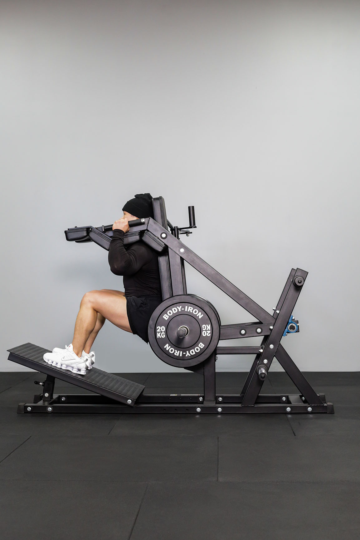 Body Iron Front Squat Hack Squat Machine 600kg Capacity Body Iron Front Squat Hack Squat Machine 600kg Capacity