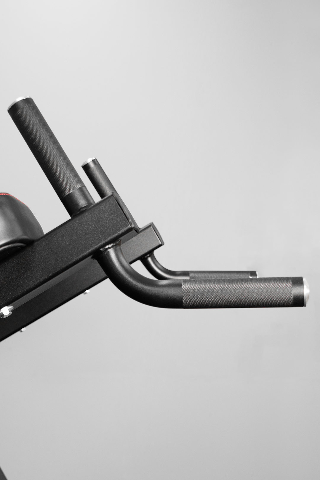 Body Iron Commercial Vertical Knee Raise / Dip / Pull Up Power Tower